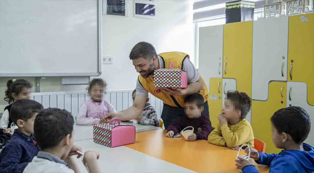 Ankara'da Yetim ve Öksüzler İçin El Ele Derneğince yetim çocuklara ücretsiz pasta 24