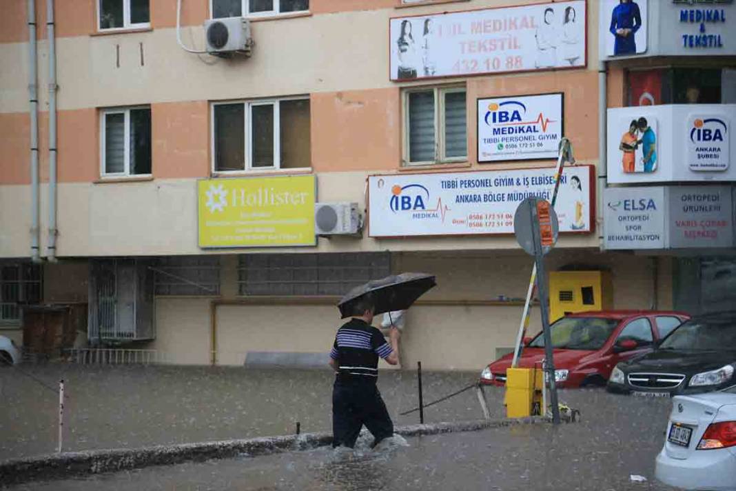 Ankara'da yoğun sağanak sonrası sel görüntüleri 20