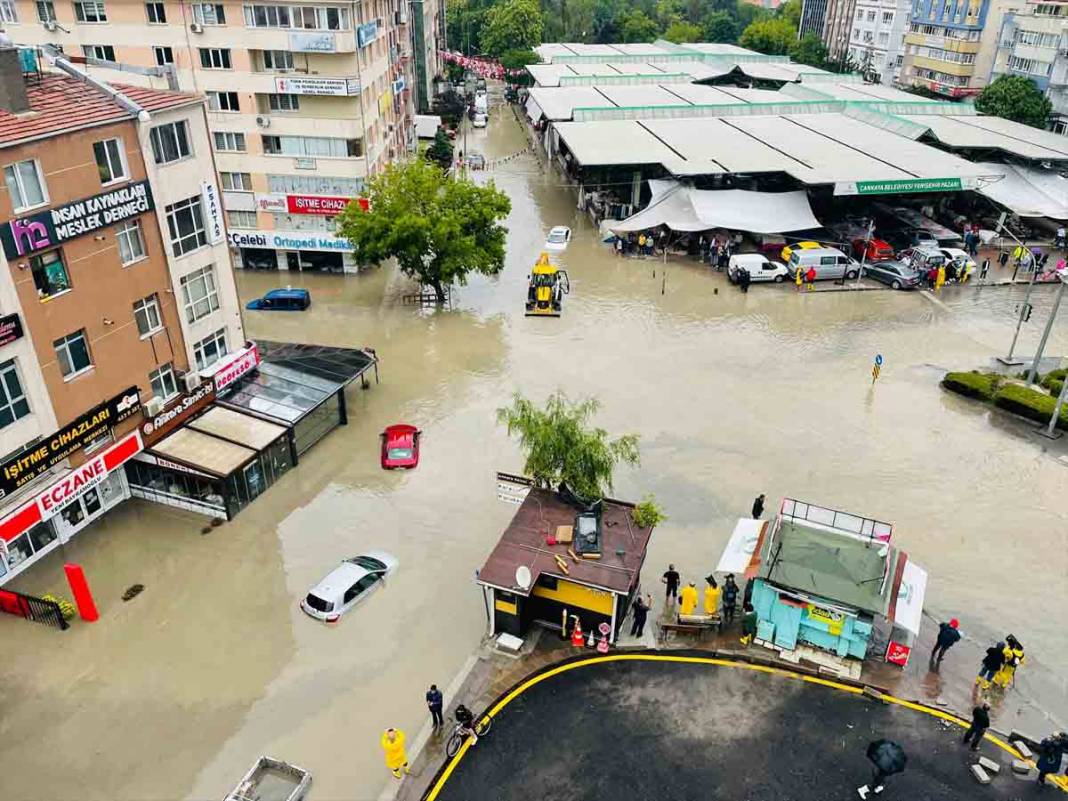 Ankara'da sağanak hayatı felç etti! 6