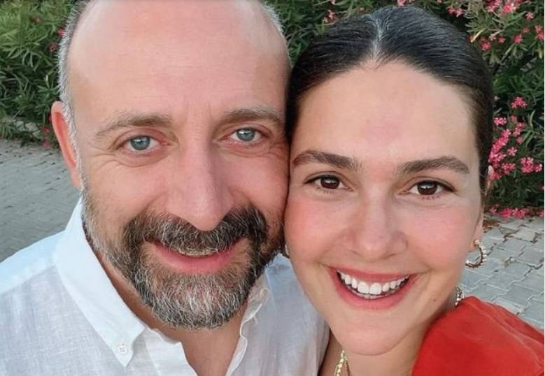 Bergüzar Korel İlk Kez Kızı Leyla'yı Paylaştı 1