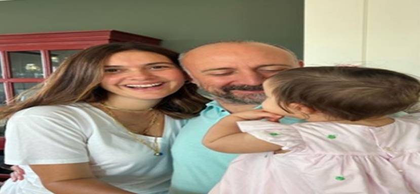 Bergüzar Korel İlk Kez Kızı Leyla'yı Paylaştı 8