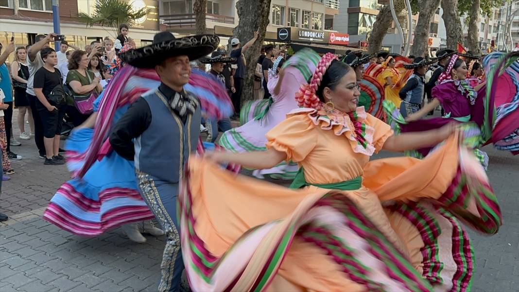 Yalova'da "36. Uluslararası Halk Dansları Festivali" başladı 3