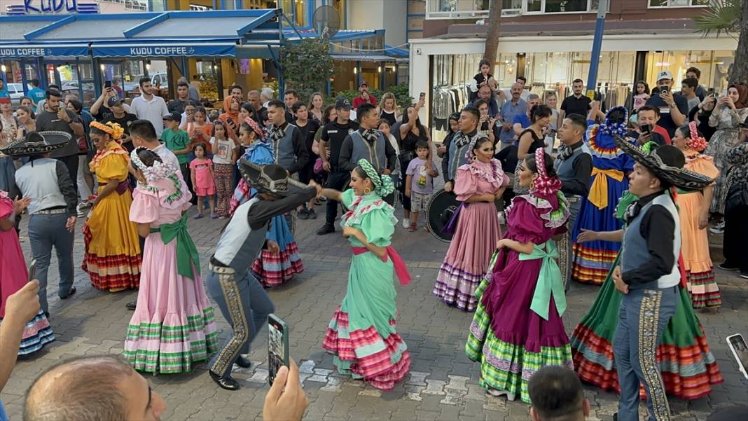 Yalova'da "36. Uluslararası Halk Dansları Festivali" başladı 5