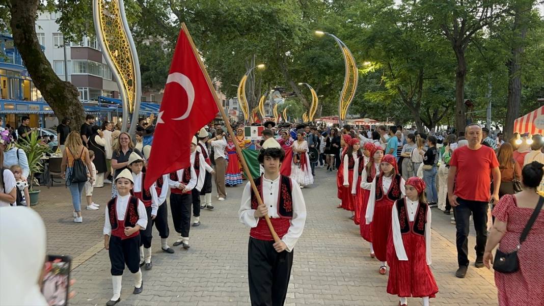 Yalova'da "36. Uluslararası Halk Dansları Festivali" başladı 6