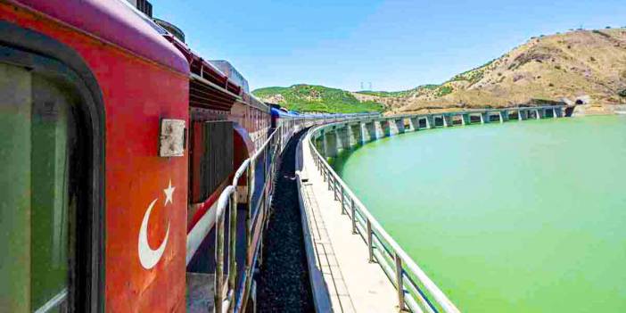 Van Gölü Ekspresi, yolcularına eşsiz manzaralar sunuyor