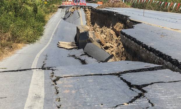 İzmir'de korkutan deprem 7