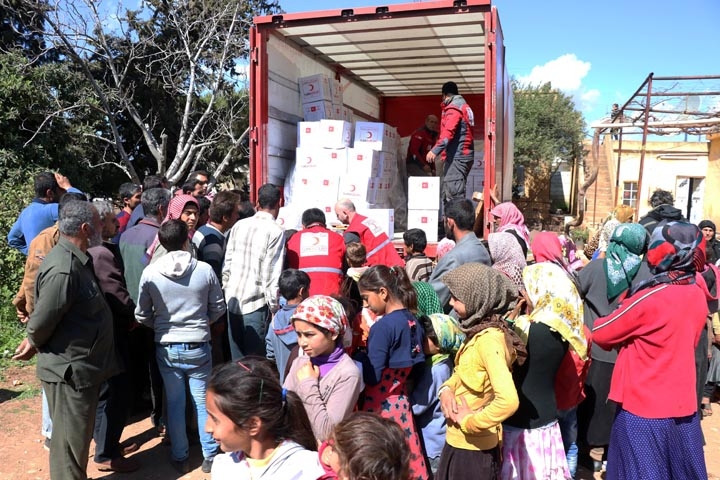 Türk askerinden Cinderesli sivillere şefkat eli 7