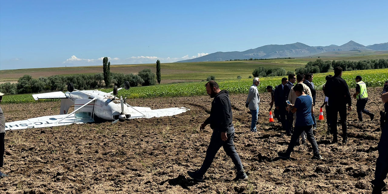 Sivil eğitim uçağı düştü! 2 pilot hafif şekilde yaralandı