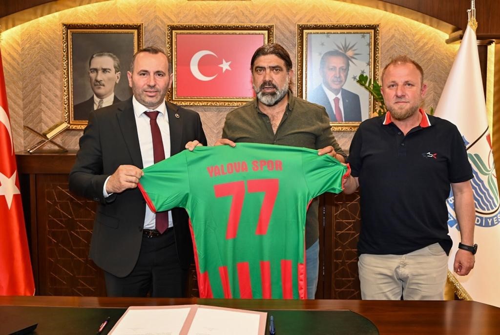 Yalovaspor'un teknik direktörü Faruk Yiğit oldu
