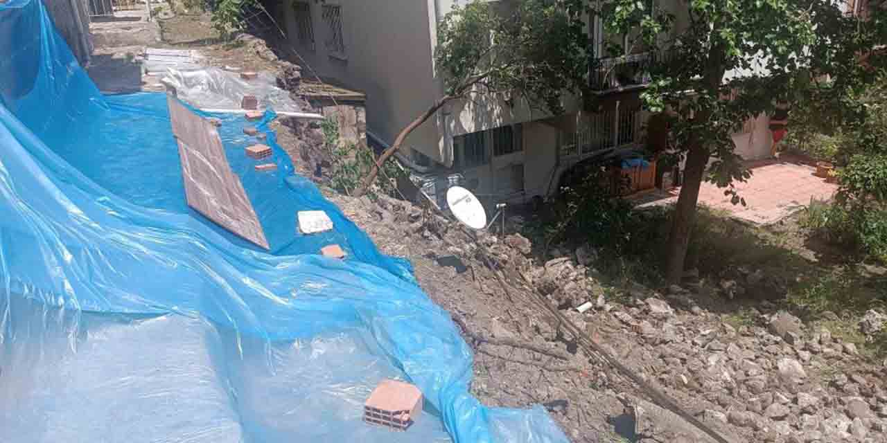 Ankara Mamak'ta 5 katlı binanın istinat duvarı çöktü