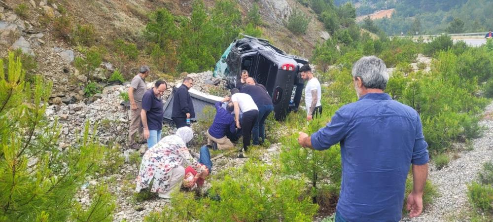 Eski Bakan  Nihat Zeybekci kaza yaptı