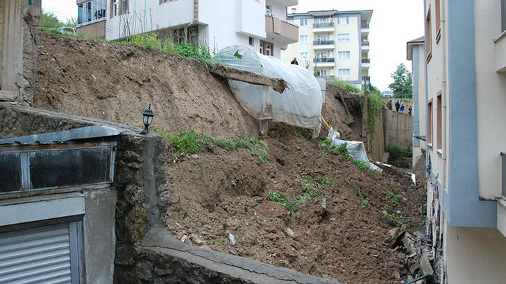 Ankara'da şiddetli yağış sonrası istinat duvarı çöktü! Keçiören'de büyük tehlike!