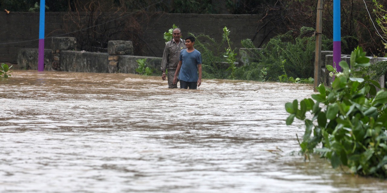 Hindistan’da meydana gelen Biparjoy Kasırgası can aldı