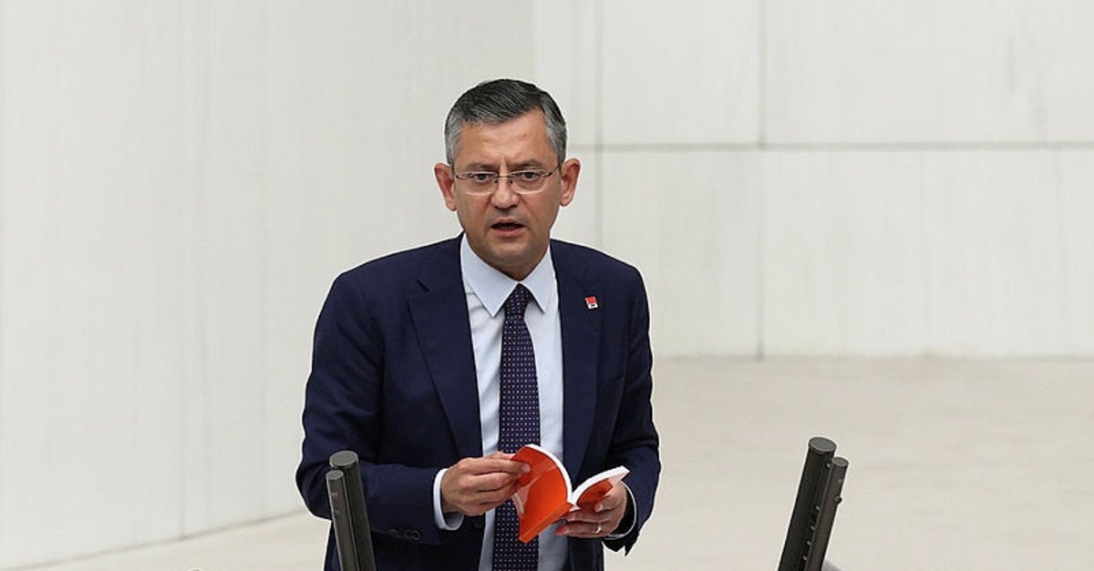 CHP Grup Başkanı  Özel: Şener’in açıklamalarını içim acıyarak, kanım donarak izledim