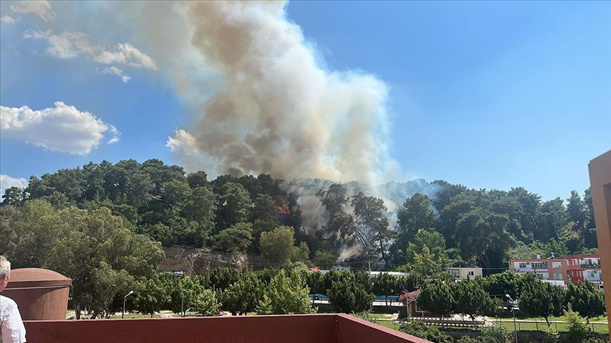 Antalya yanıyor! Ormanlık alanda yangın çıktı!