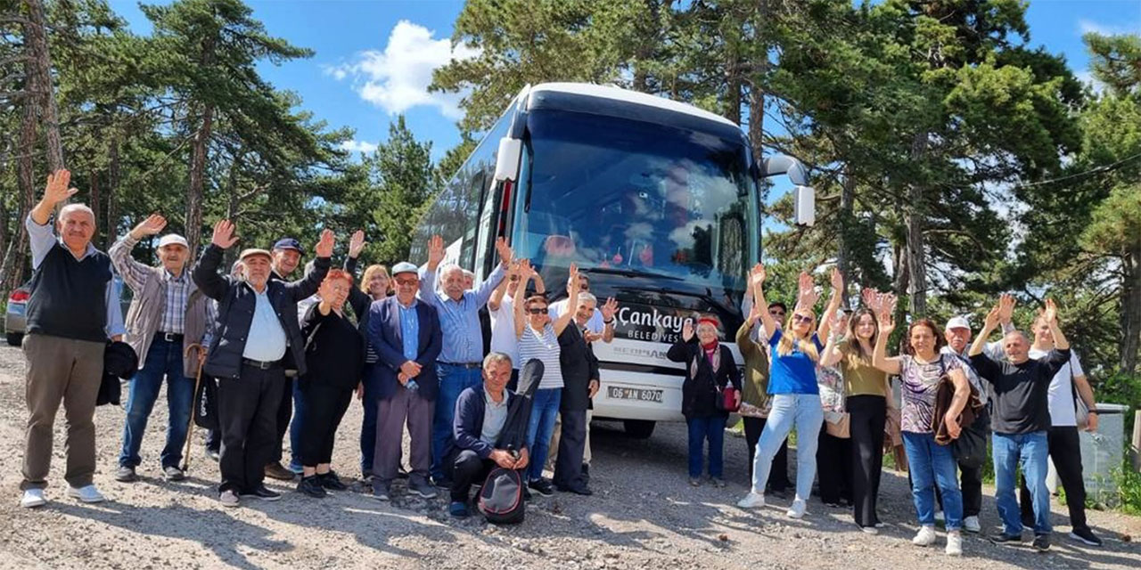 Çankaya Belediyesi'nden yaşlılara gezi hizmeti