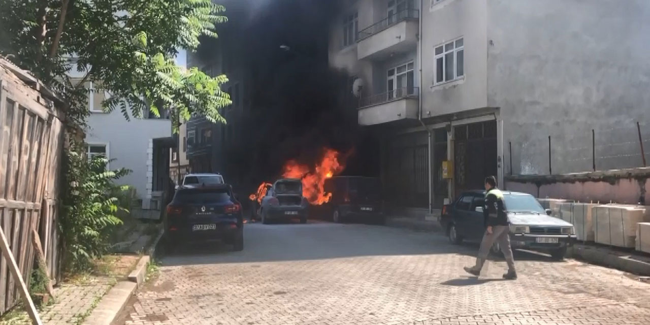 Kastamonu’da felaket yangın: Seyir halindeki otomobil alev aldı!