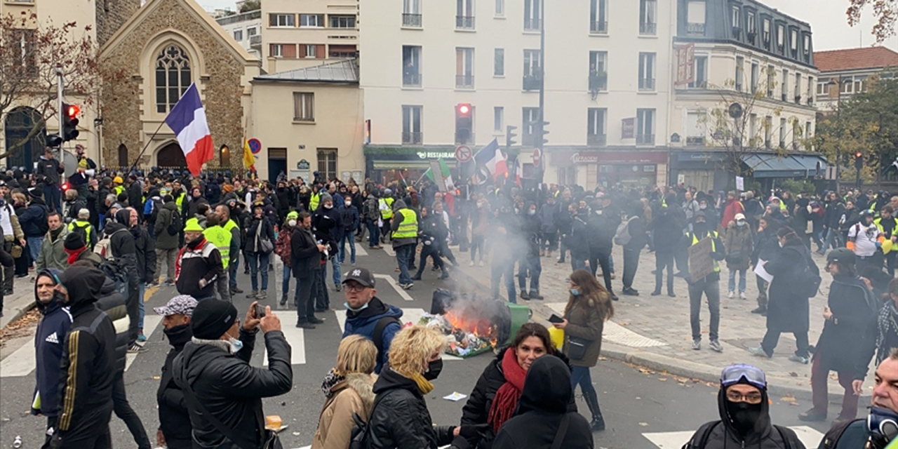 ABD Paris Büyükelçiliği'nden uyarı: Gösterilerden uzak durun!