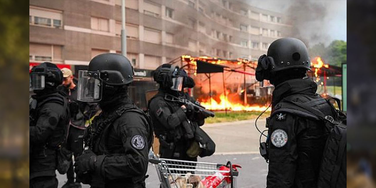 Fransa’daki protestolarda yüzlerce polis memuru yaralandı