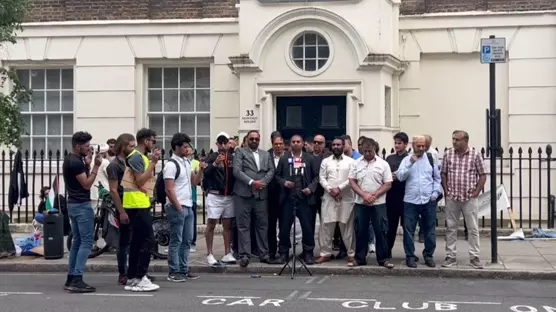 İsveç'te Kur'an-ı Kerim yakılması Londra'da protesto edildi