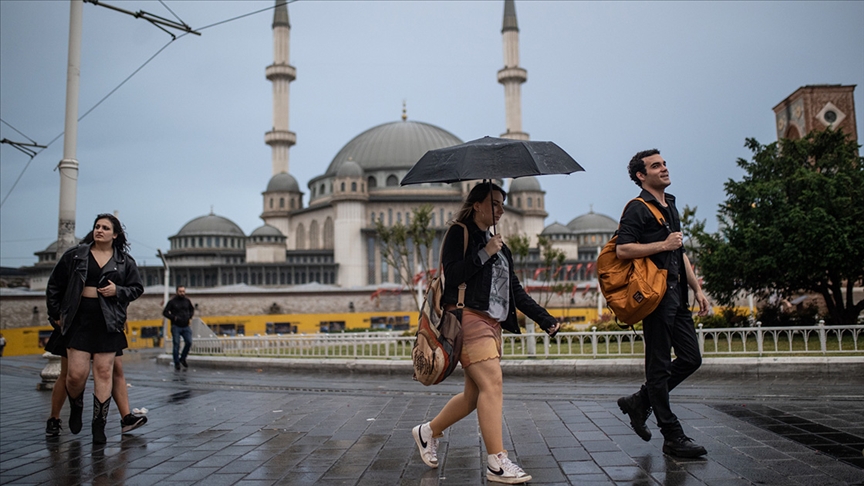 İstanbul'da sağanak etkili oluyor