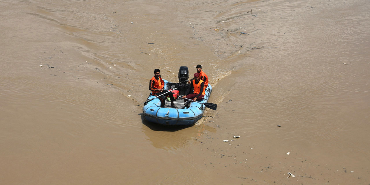 Hindistan’da sel hayatı olumsuz etkiledi