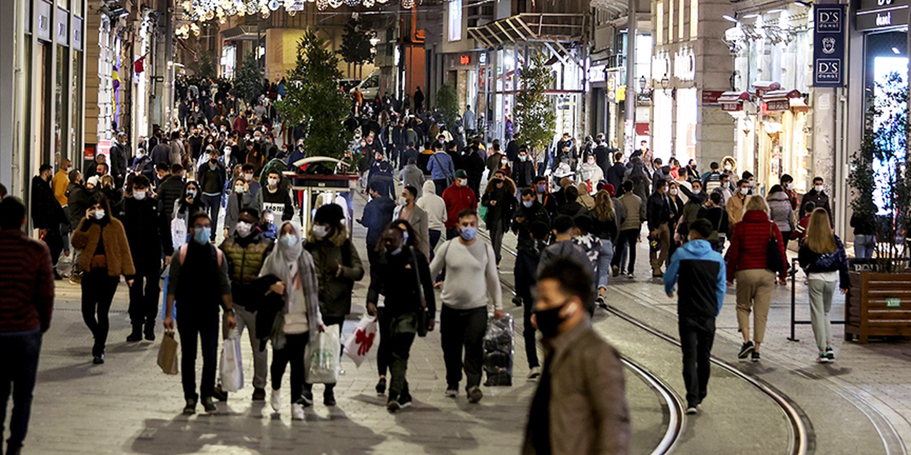 "İstanbul'da 39 ilçenin yabancıların ikamet izinlerine kapatıldığı" iddialarına Göç İdaresi'nden yanıt geldi!