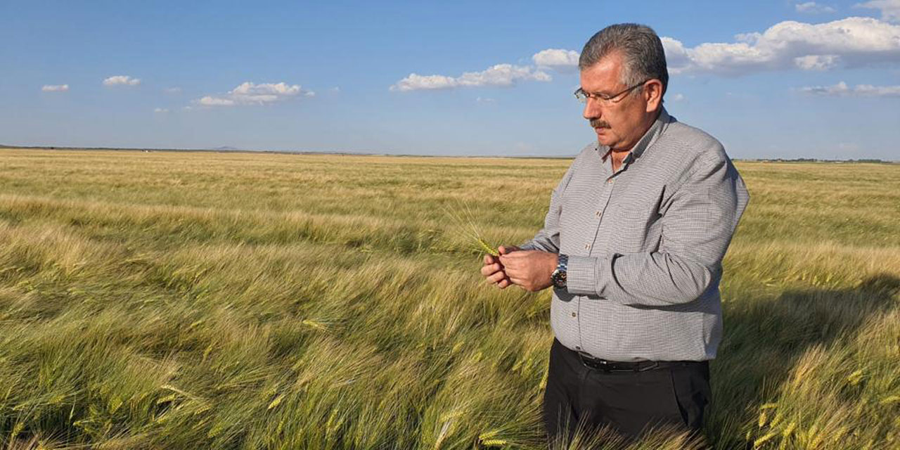 UHK Başkanı Özkan Taşpınar'dan çiftçiye 'ürünü satmak için acele etmeyin' tavsiyesi