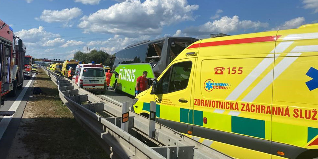 Çekya’da felaket kaza! İki otobüs çarpıştı