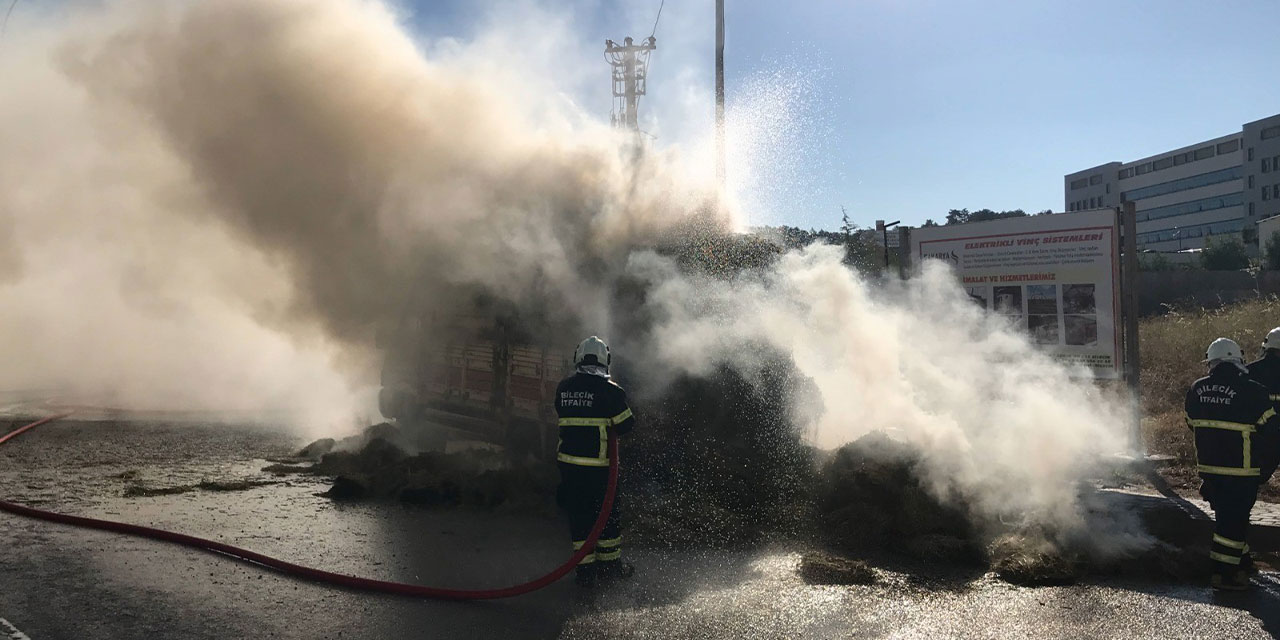 Saman yüklü kamyon küle döndü!