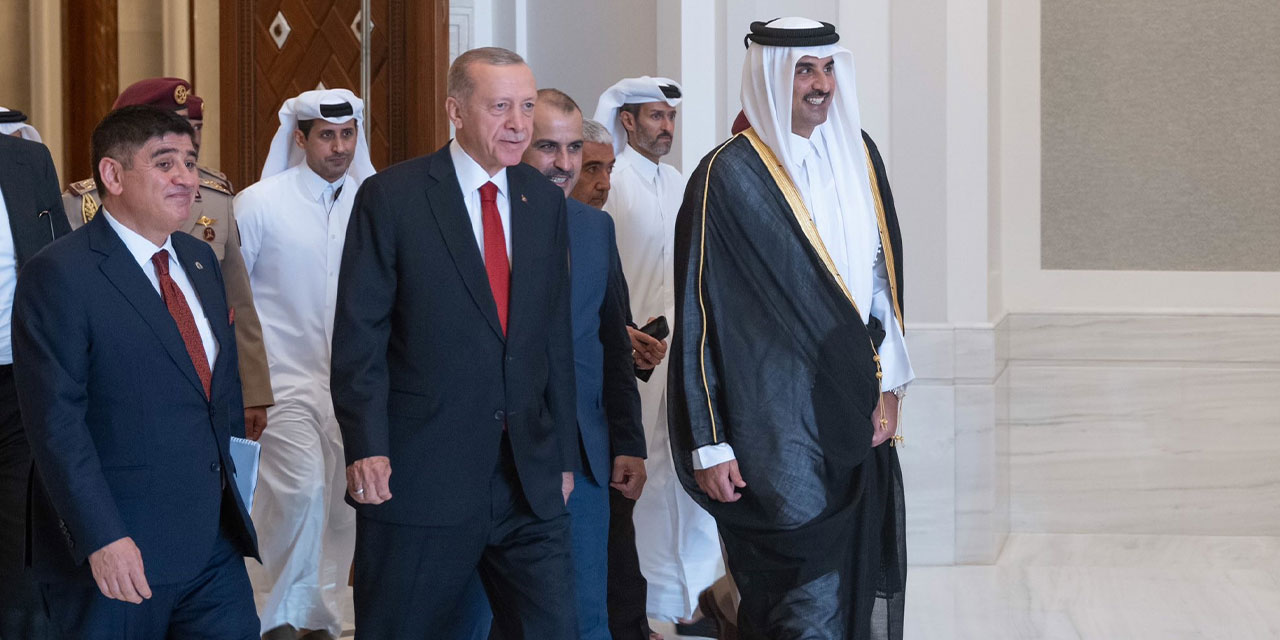 Katar Emiri Al Thani’nden Erdoğan’a sıcak karşılama