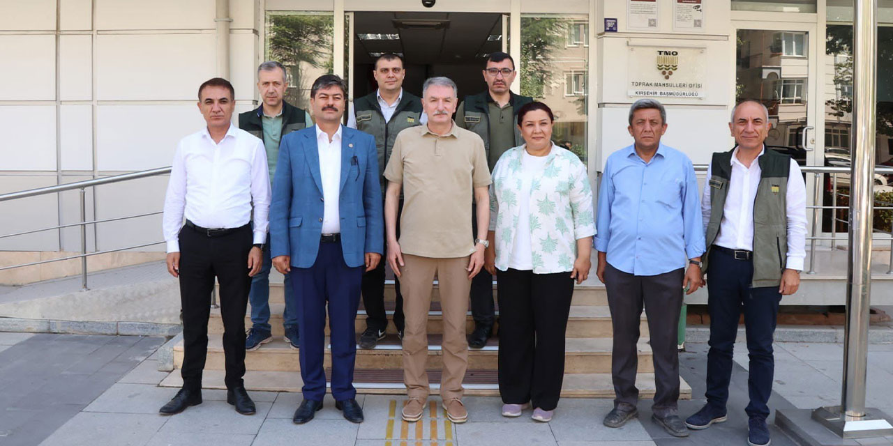 AK Parti Kırşehir İl Başkanı Ünsal çiftçilerin yanında
