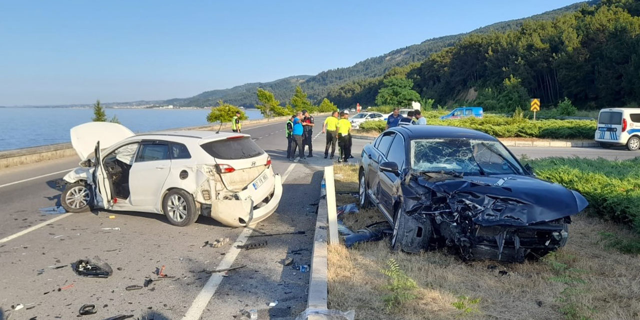 Samsun’da korkutan kaza: İki otomobil çarpıştı