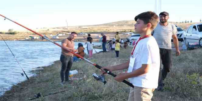 Yozgat'ta en büyük balığı yakalamak için yarıştılar