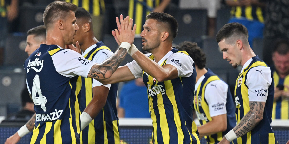 Fenerbahçe, 2-0 ile üstünlüğü ele geçirdi!