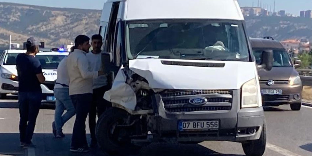 Ankara'da trafik kazası: 5 kişi yaralandı