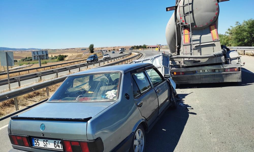 Kırıkkale-Ankara karayolunda  trafik kazası:2 yaralı