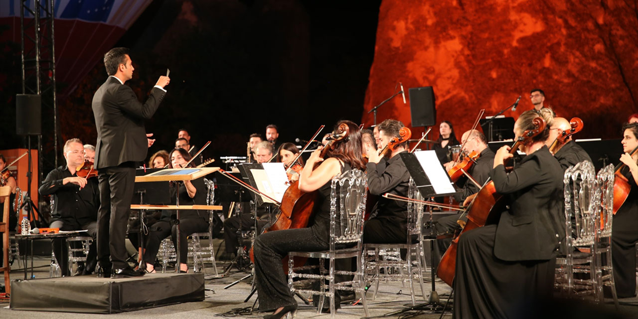 Kapadokya Balon ve Kültür Yolu Festivali'nde gala konseri