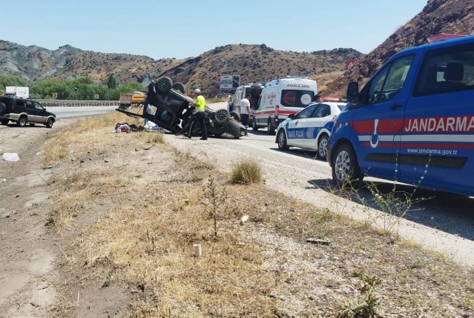 Kırıkkale-Ankara karayolunda trafik kazası: 2 yaralı