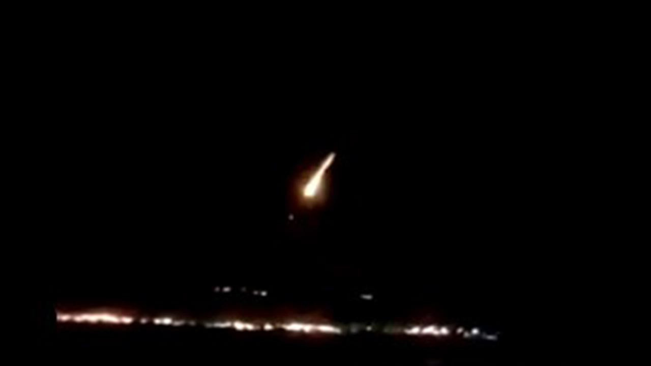 İstanbul'a meteor mu düştü? O anlar kameraya yakalandı!