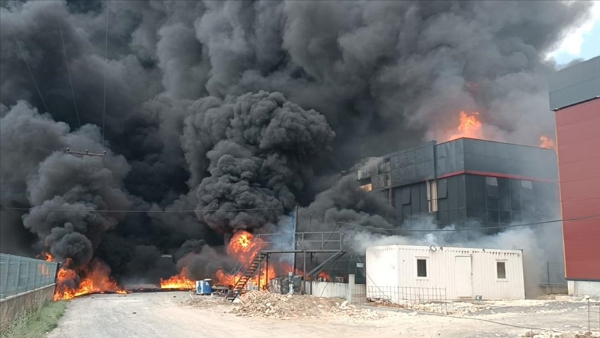 Tekirdağ'da kimya fabrikasında çıkan yangın kontrol altına alındı
