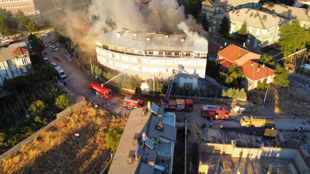 Konya'da bir apartmanda yangın çıktı!