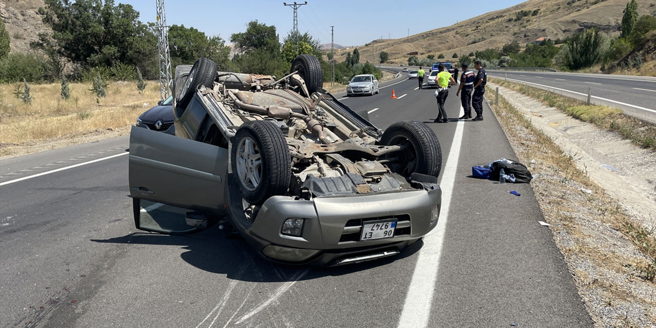 Yozgat'ta otomobilin devrilmesi sonucu 4 kişi yaralandı