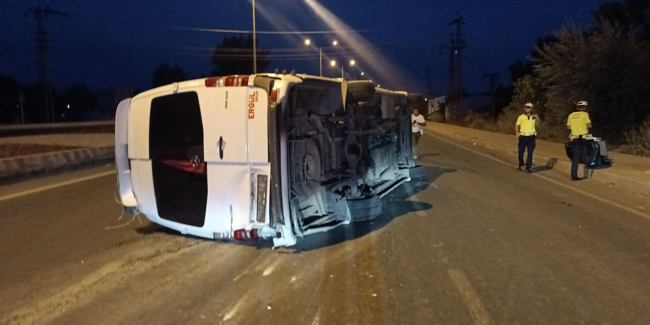 Ağrı'da minibüsle otomobil çarpıştı, 1 bebek öldü, 16 kişi yaralandı