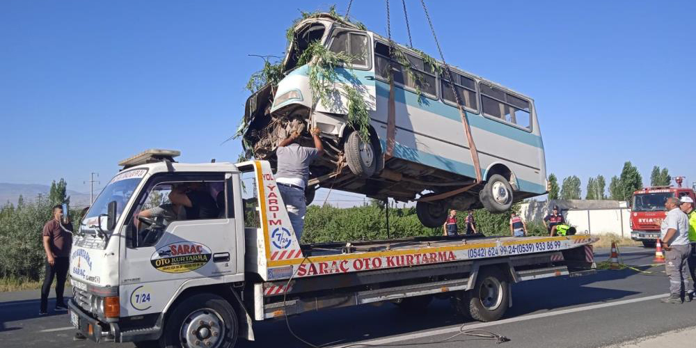 Afyonkarahisar'da son bir ayda yaşanan minibüs kazalarında 8 kişi hayatını kaybetti