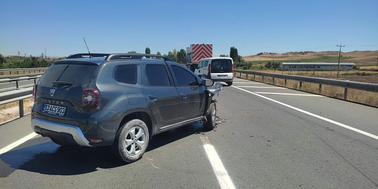 Kırıkkale’de kamyon ile otomobil çarpıştı: 1 yaralı