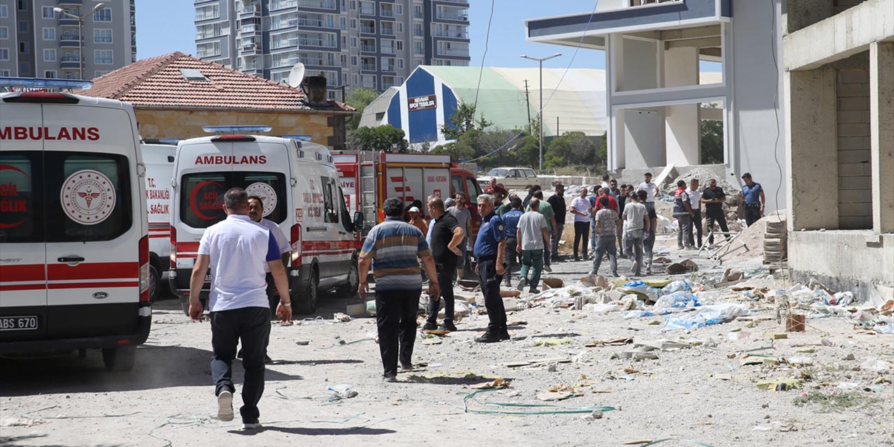 Nevşehir'de inşaat iskelesi çöktü, 2 işçi öldü