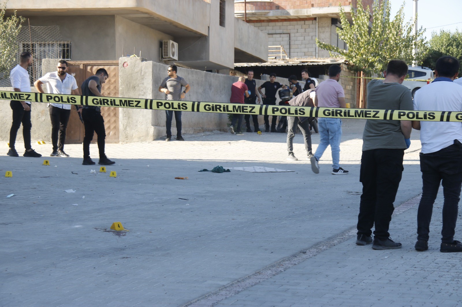 Diyarbakır'da barış yemeği kana bulandı: 1 ölü, 22 yaralı