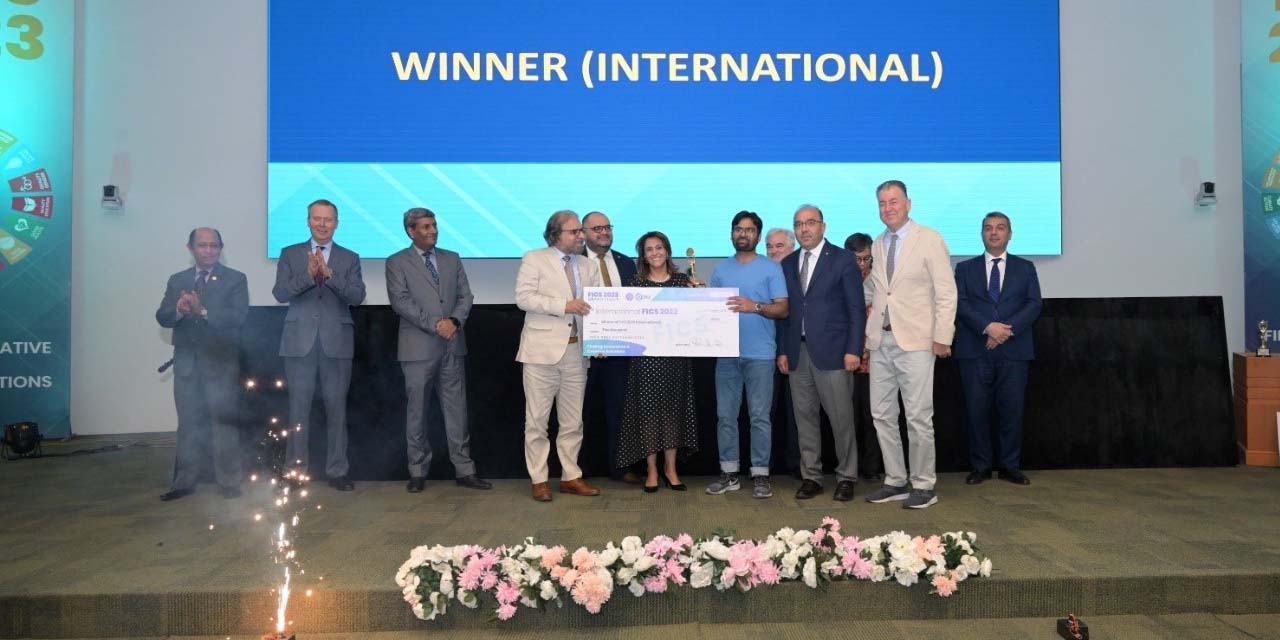 Gazi Üniversitesi Pakistan'da Küresel Şampiyon Ödülü’nü kazandı