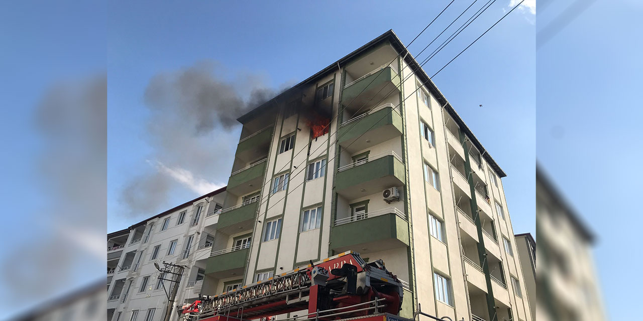 Iğdır'da bir apartman dairesi alev alev yandı!